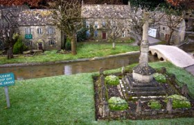 Bourton-on-the-Water model village