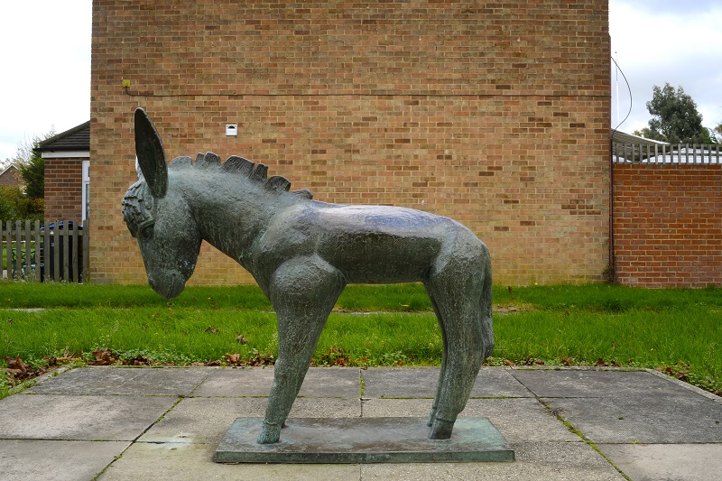 Donkey Sculpture, Harlow, Photo © Elain Harwood
